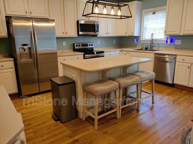 Building Photo - 14512 Harvington Dr