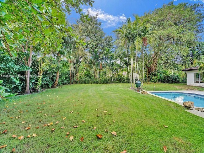 Building Photo - 5705 SW 60th Ave