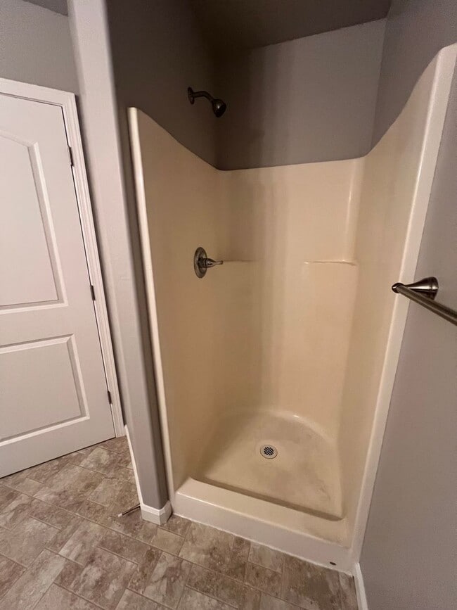 Building Photo - 2BD/2BATH - BEAUTIFUL NORTHWEST HOME W/2 C...