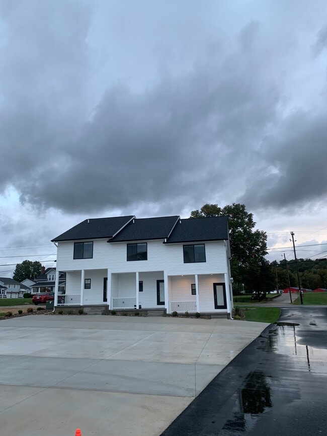 Building Photo - 6116 1-4-BLD1 E Pea Ridge Rd