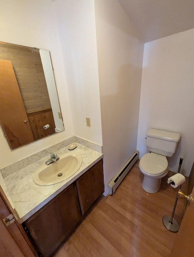 Building Photo - 2 bed/2.5 bath single family home w/ bonus...