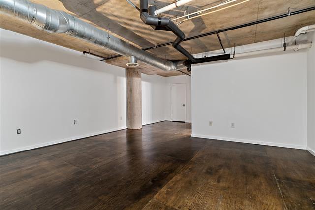 Building Photo - 3110 Thomas Ave