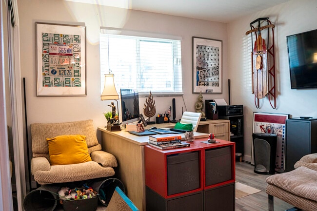 Building Photo - 55 SE 14th St