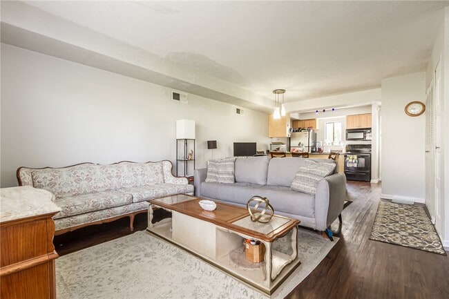 Building Photo - 644 Eastbrooke Ln