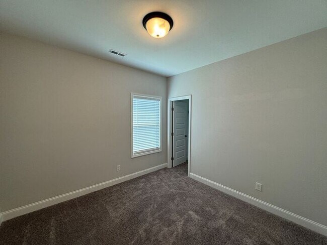 Building Photo - Look and lease in Athens .,M8 N766 M,