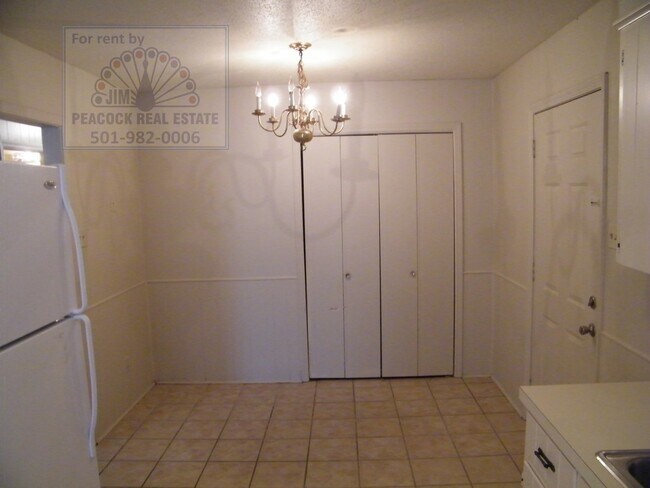 Building Photo - 406 Cherrie Ave