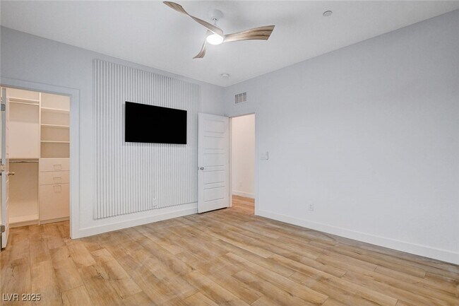 Building Photo - 237 Callen Falls Ave