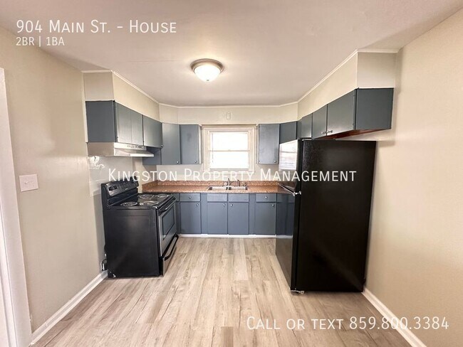 Building Photo - 904 Main St