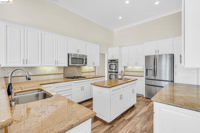 Building Photo - 2317 Wayfarer Dr