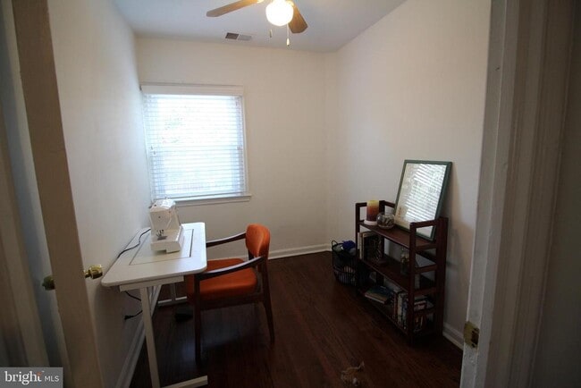 Building Photo - 909 Bashford Ln