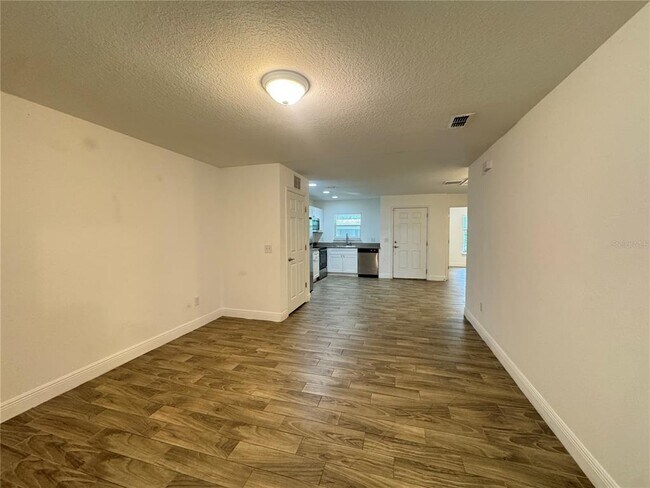 Building Photo - 708 Bon Air St