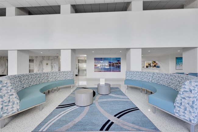 Building Photo - 405 N Ocean Blvd