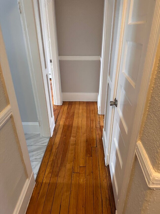 Building Photo - Great 2 bedroom apartment.