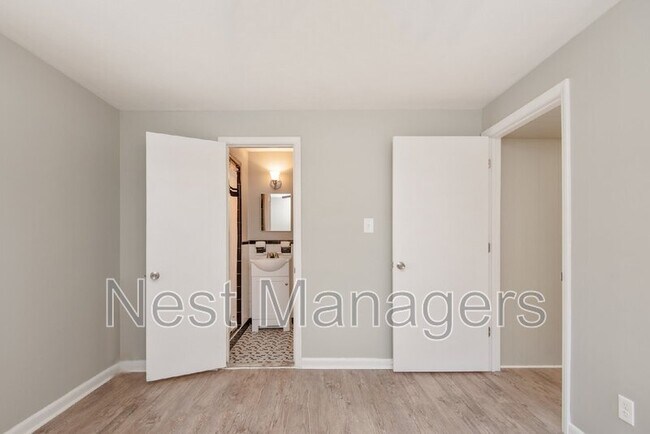 Building Photo - 1401 Briarcliff Dr