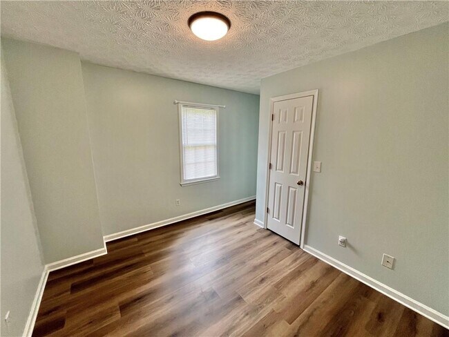 Building Photo - 93 Radford Cir SW