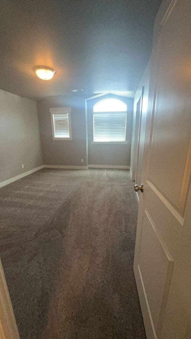 Building Photo - Spacious Townhome with 1 car garage w/ Mountain Views