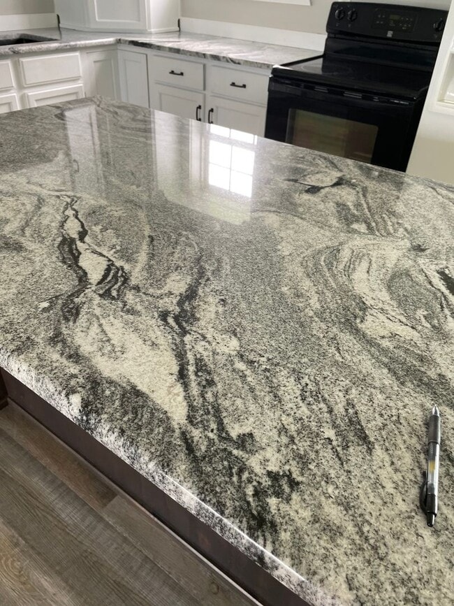 Building Photo - Country house retreat on 10 fenced acres for a hobby farm