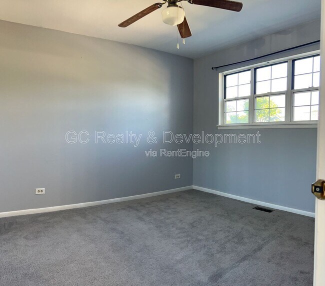 Building Photo - 45 White Pine Dr
