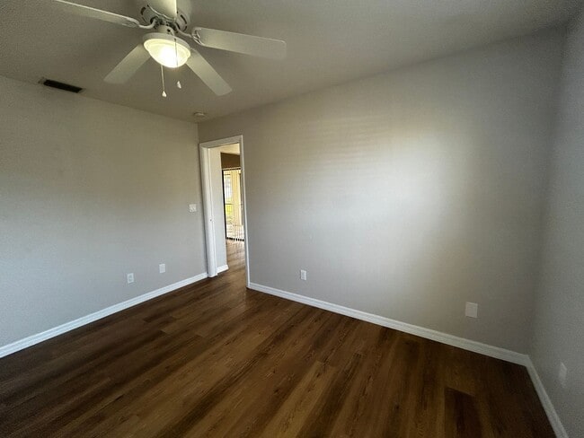 Building Photo - 3307 SW 11th Pl