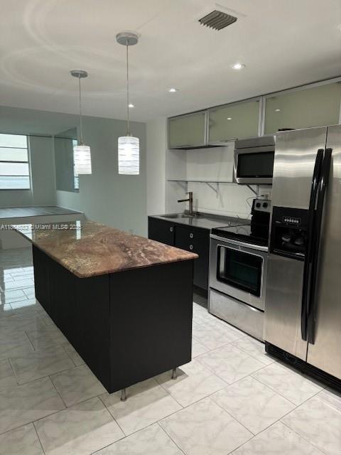 Building Photo - 801 Brickell Bay Dr