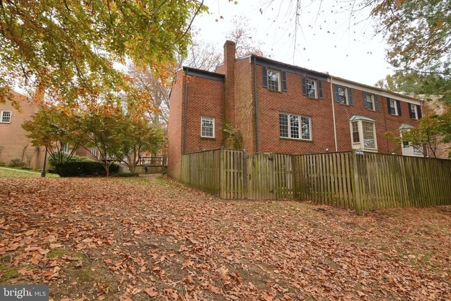 Building Photo - 1666 Albermarle Dr