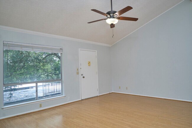 Building Photo - Cute 2 Bedroom 2 Bath Condo close to Medic...