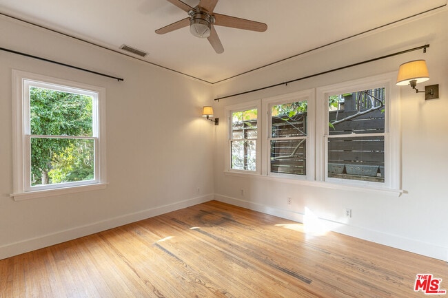 Building Photo - 3234 Ettrick St