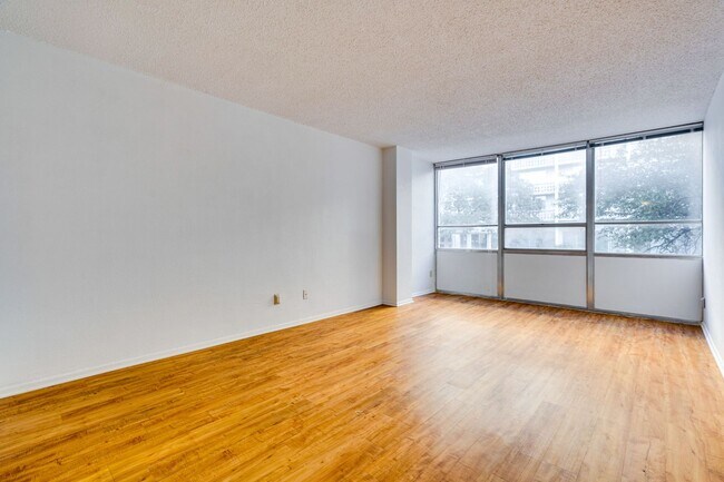 Building Photo - DOWNTOWN MID RISE - 1BD/1BA -  ALL BILLS PAID - GATED - RESERVED PARKING - $1395
