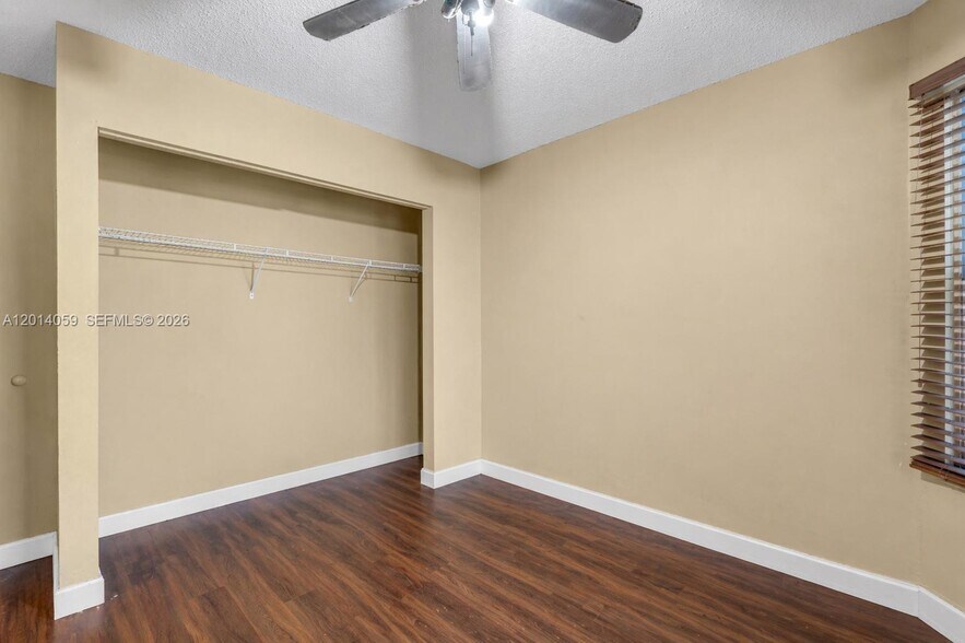Building Photo - 1308 E Glen Oak Rd