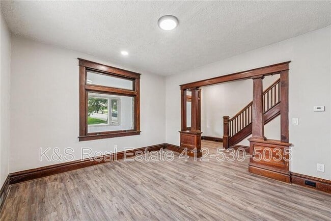Building Photo - 518 10th St