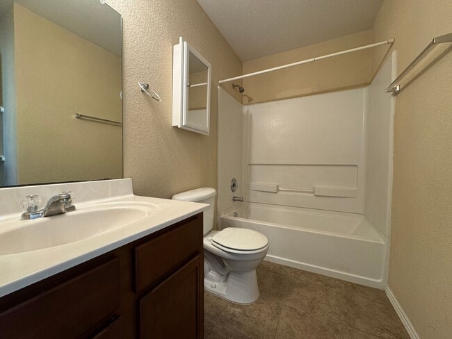 Building Photo - 107 W Gemini Ln