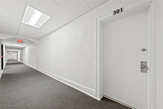 Building Photo - 13671 Euclid Ave