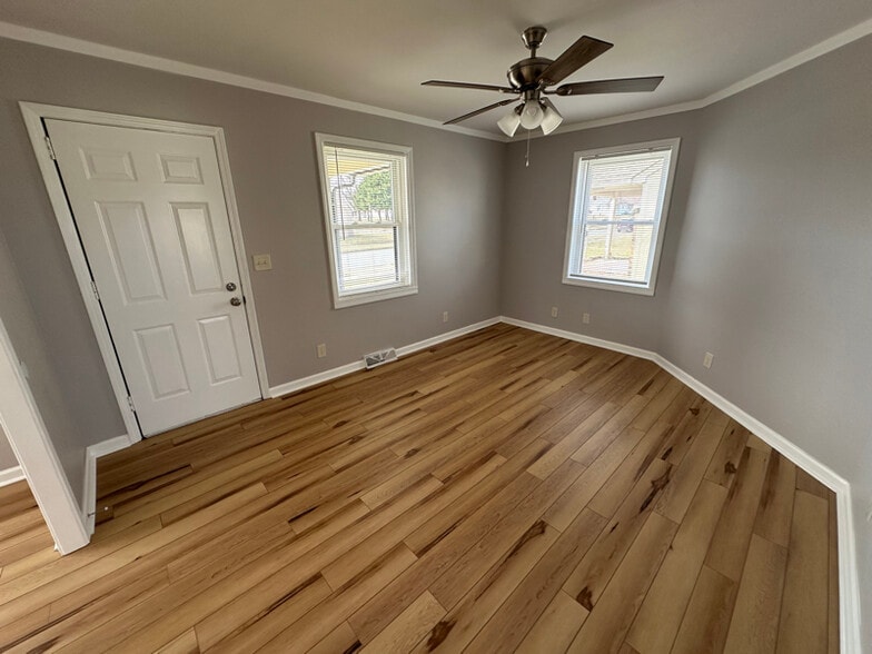 Building Photo - 1350 Pine St