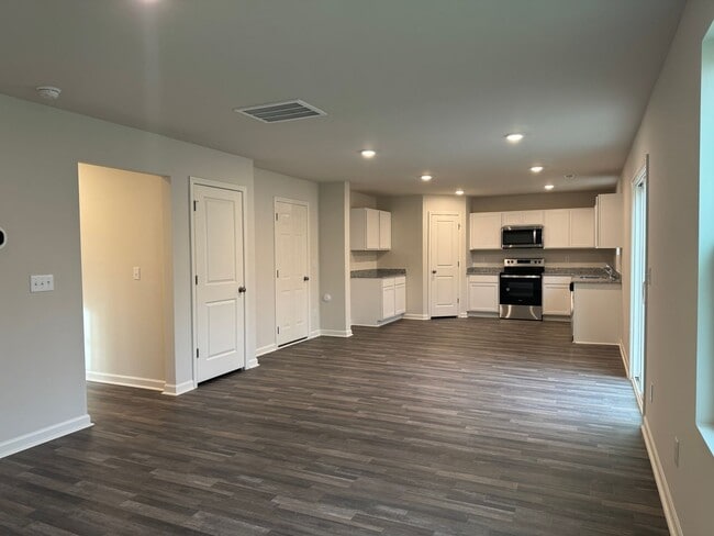 Building Photo - Newer 4BR 2.5BA Home!