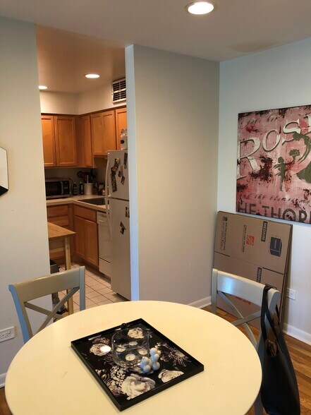 Entrance to Kitchen - 1750 N Mohawk St