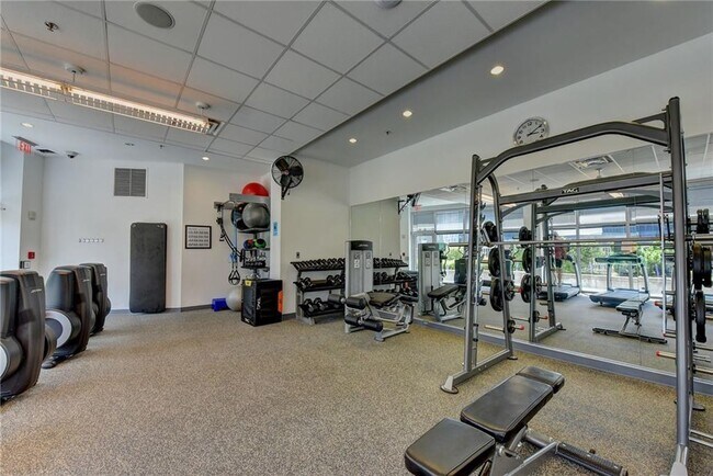 Building Photo - 44 Peachtree Pl NE