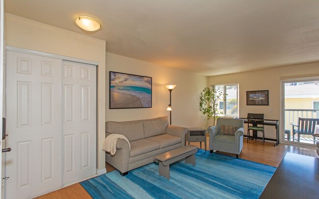 Building Photo - Carlsbad Village  Furnished 2 bedroom/2 ba...