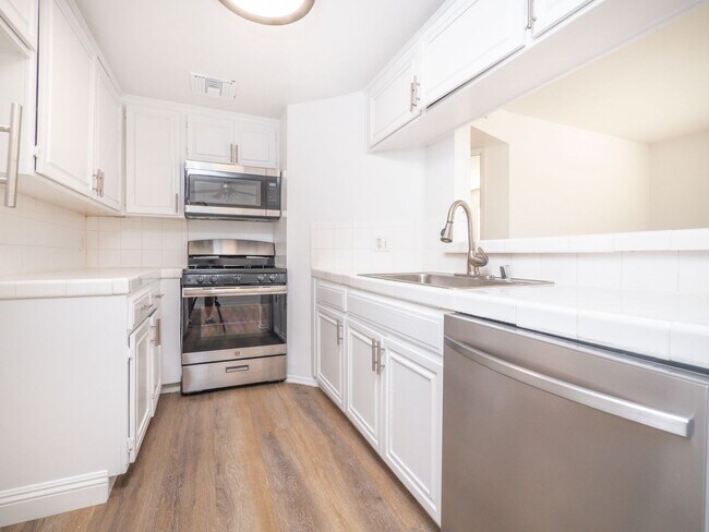 Interior Photo - 5308 Denny Ave