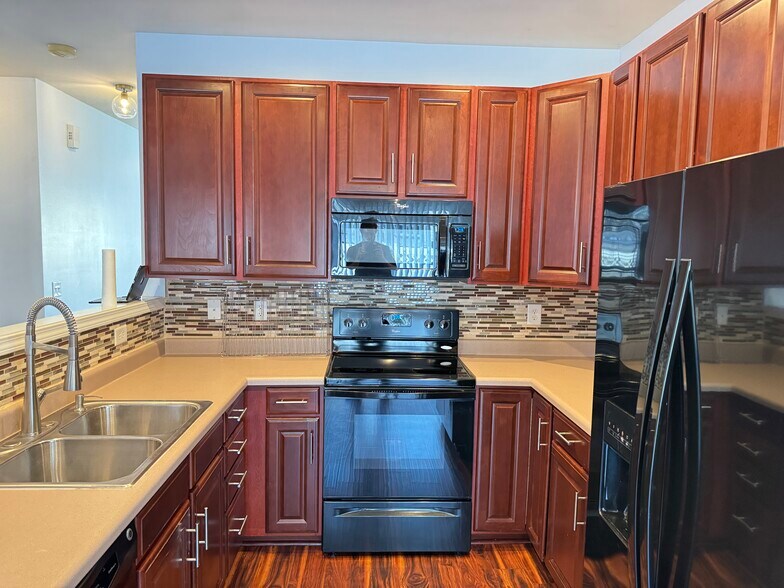 Building Photo - 10560 Bunclody Dr