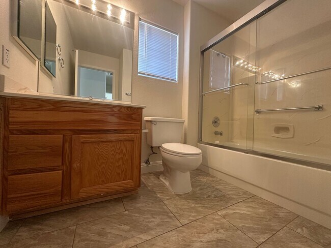 Building Photo - Charming 2-Bedroom Home in Sun City Summerlin