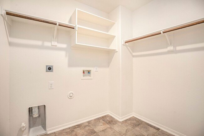 Building Photo - 1195 Quarterhorse Dr
