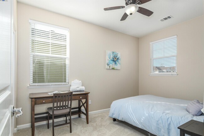 Building Photo - 7459 Starward Dr