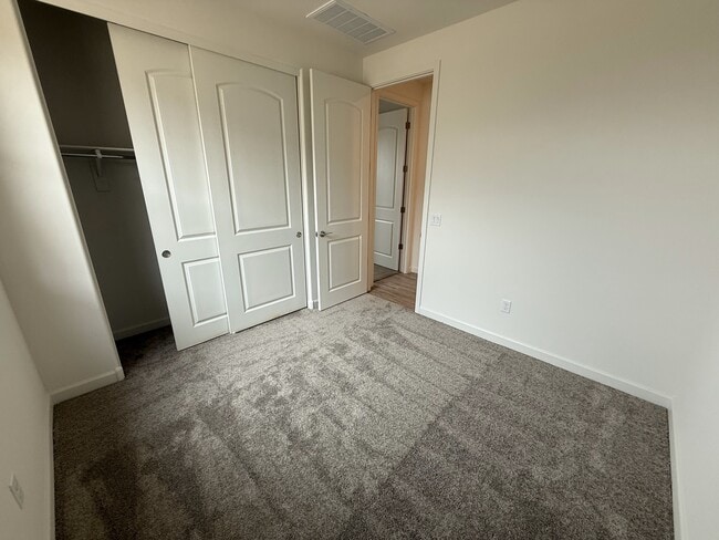 Building Photo - 874 W Calle Bombona