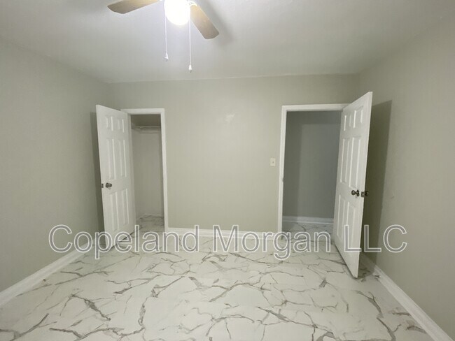 Building Photo - 509 E New Orleans Ave