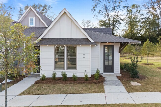 Building Photo - 106 Summer St