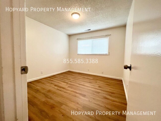 Building Photo - 1073 Kottinger Dr