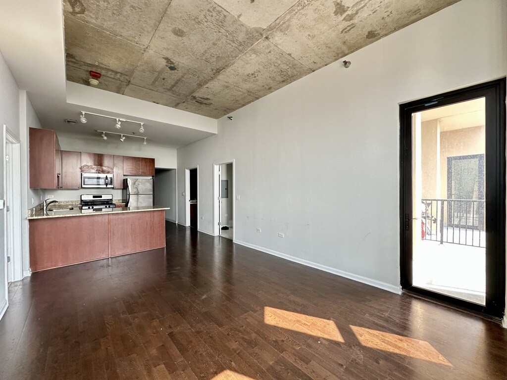 Building Photo - 1464 S Michigan Ave