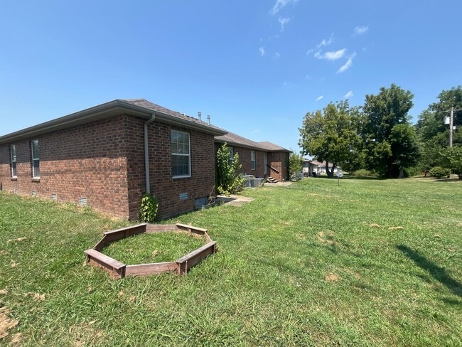 Building Photo - 137 Bailey Cir