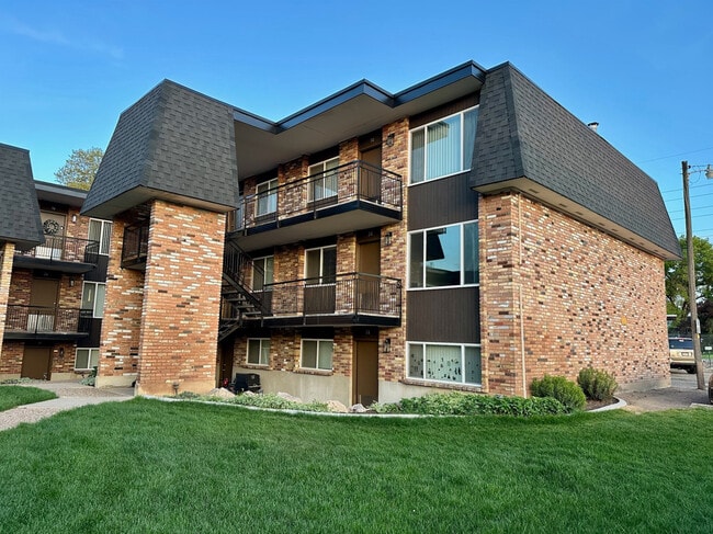 Building Photo - Madison Grove Apartments