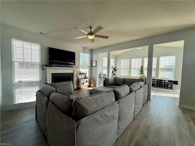 Building Photo - 937 Arrowleaf Way